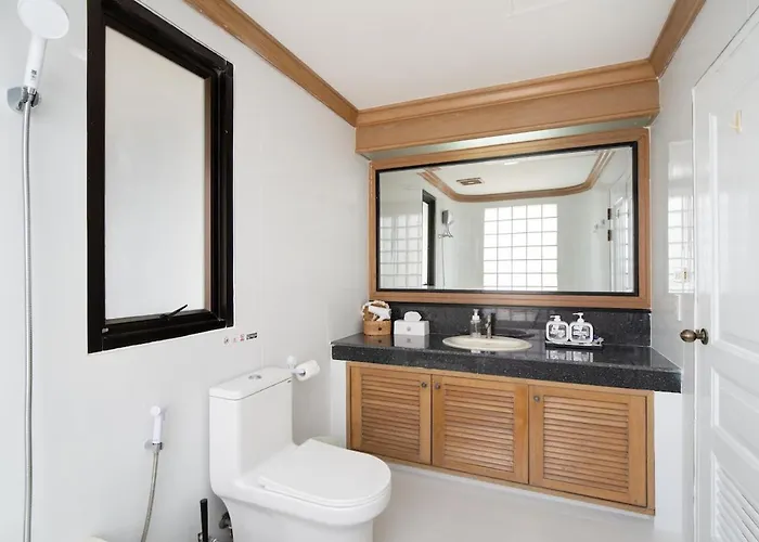 Apartment Elegant King Br Bathtub, Bts Bkk Btb8 Bangkok