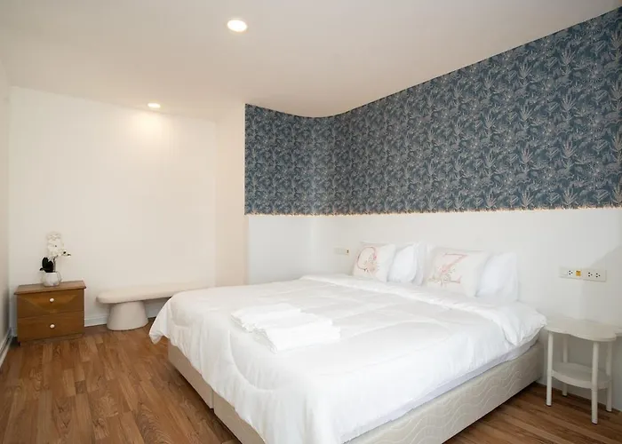 Elegant King Br Bathtub, Bts Bkk Btb8 Apartment *